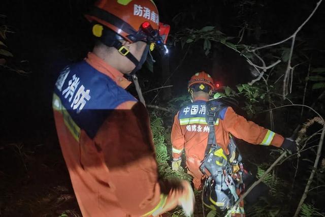 span, 结伴登山被, span
